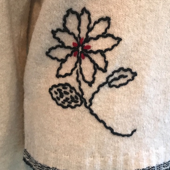 Ann Taylor Cream Turtleneck Sweater Size L - Picture 4 of 5